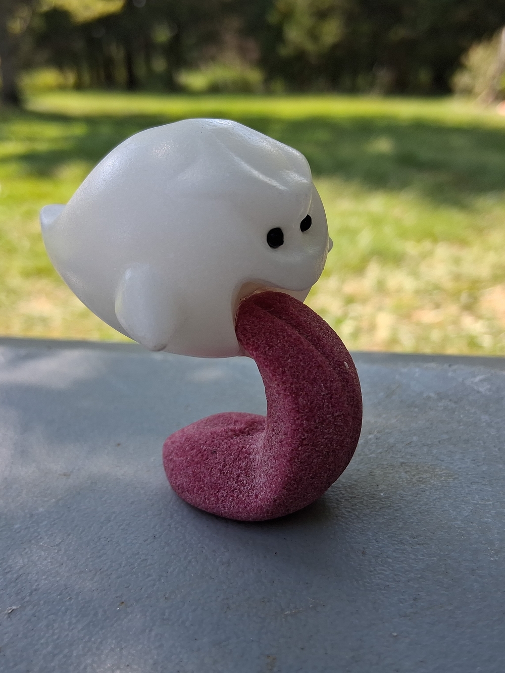 White Jade Ruby Crystal Carving Figurine Boo Ghost Video Game Character 3"